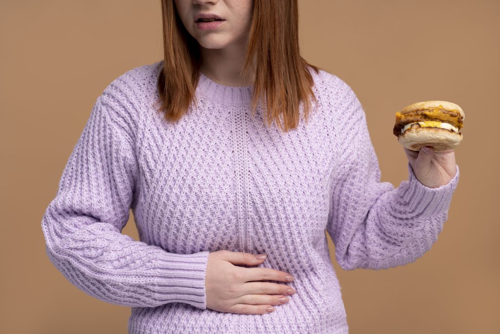 Constipação intestinal em mulheres: como a alimentação pode combater esse problema crônico